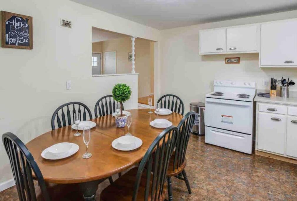Apartament Amazing Ranch Mins Away From Airprt/Rit/Dwtn/Uofr Rochester Zewnętrze zdjęcie